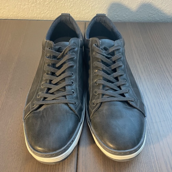 Size 11 Men’s Dark Gray Soft Leather Aldo Sneaker Shoes Stylish - Picture 1 of 5